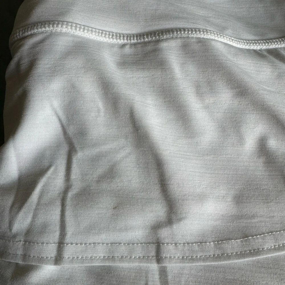 Athleta swagger skirt size small
A couple marks, not noticeable, see pics - Picture 6 of 7